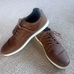 Crown Vintage men’s brown shoes size 10